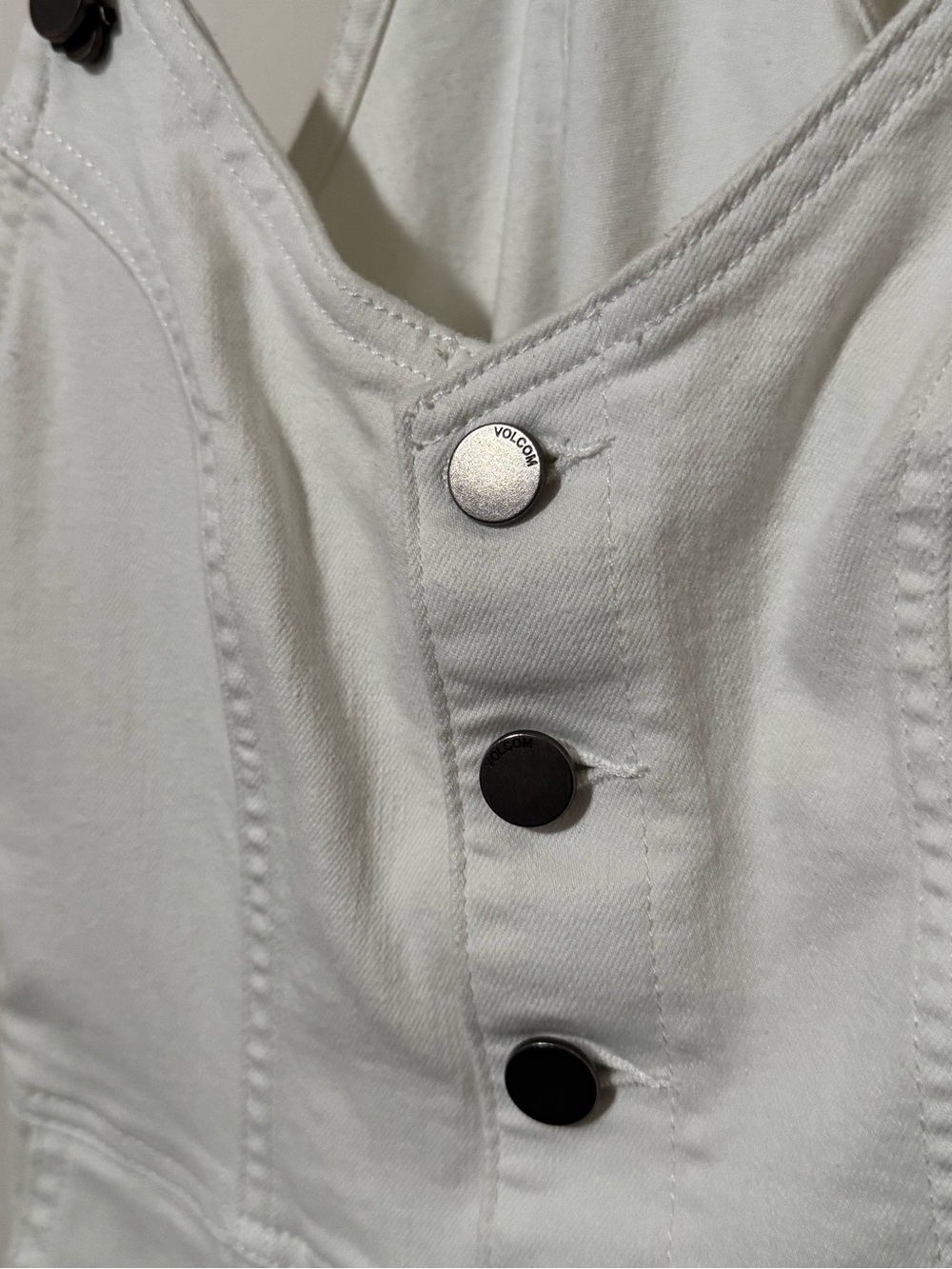 Volcom Liberator 2 White Button-Front Romper Size M - Picture 4 of 5